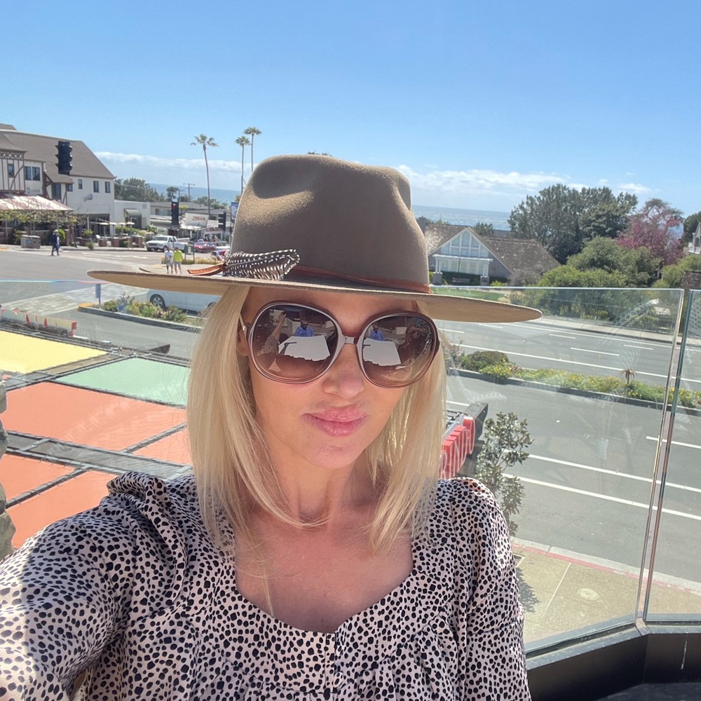 Meet your Posher, Victoria